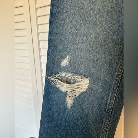 REFORMATION NWOT Distressed Cynthia High Rise Straight Jeans - Size 25 - Picture 5 of 9